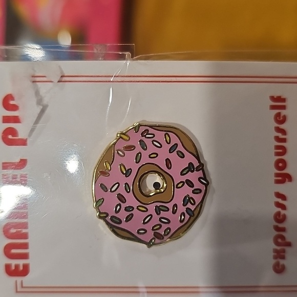 TikTok AGRIMONY Donut Socks Bundle - 3 pair with wristlet pouch and pin - Picture 5 of 8